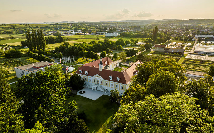 Schloss Haindorf mit Schlosspark